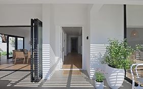 19 Beach Road